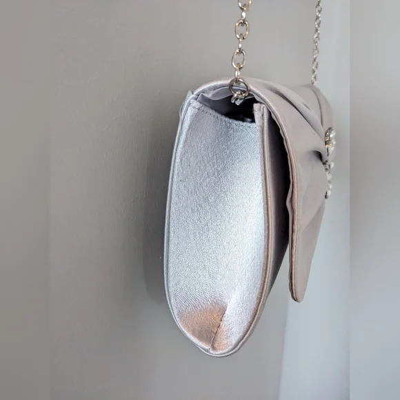 Bow silver/grey clutch with gems - NWOT - Picture 6 of 9